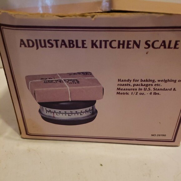 Vintage new old stock adjustable kitchen scale with 40 oz pourable measuring cup - Picture 2 of 5
